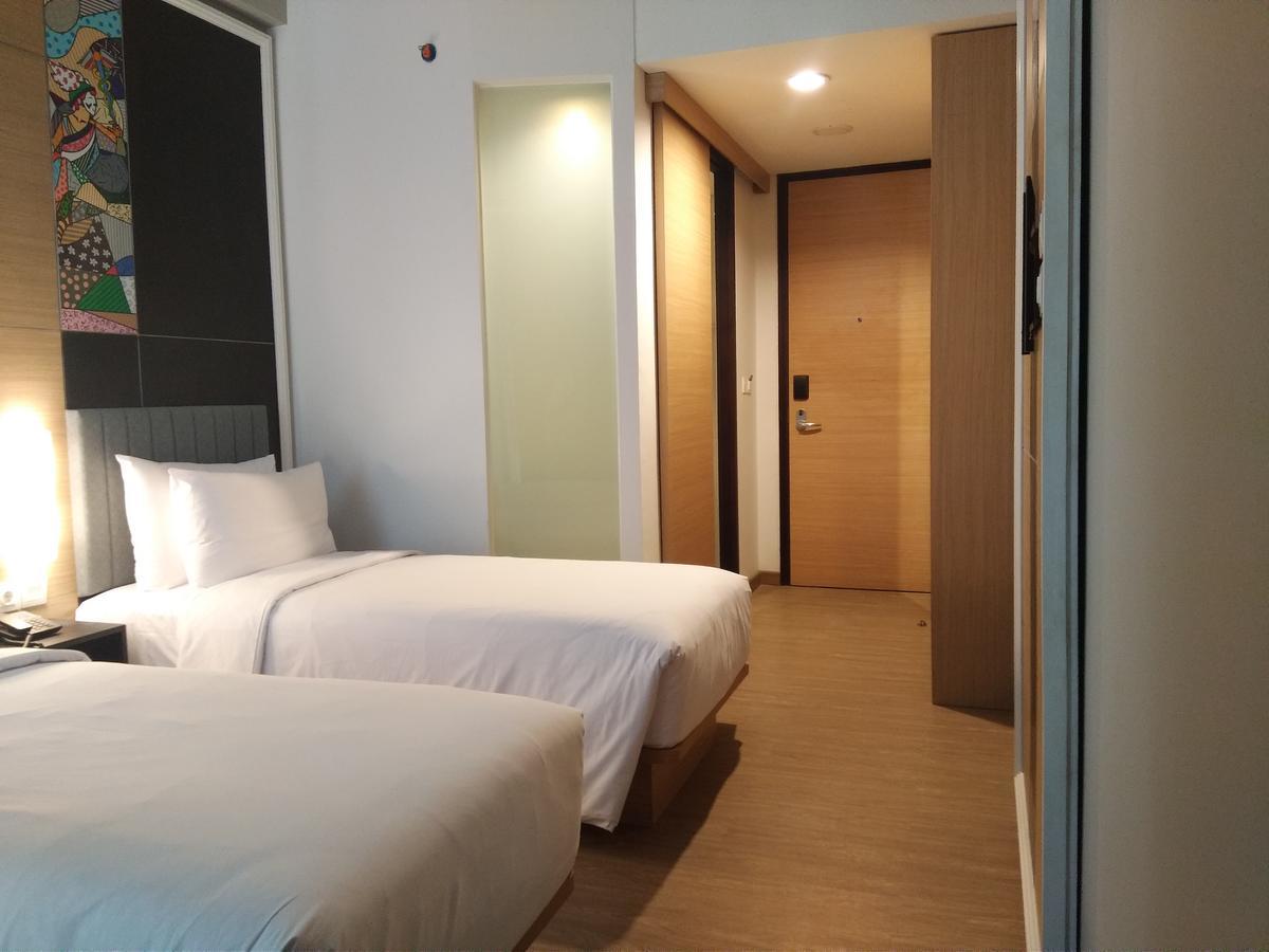 Hotel Maxone Platinum Hayam Wuruk à Jakarta Extérieur photo