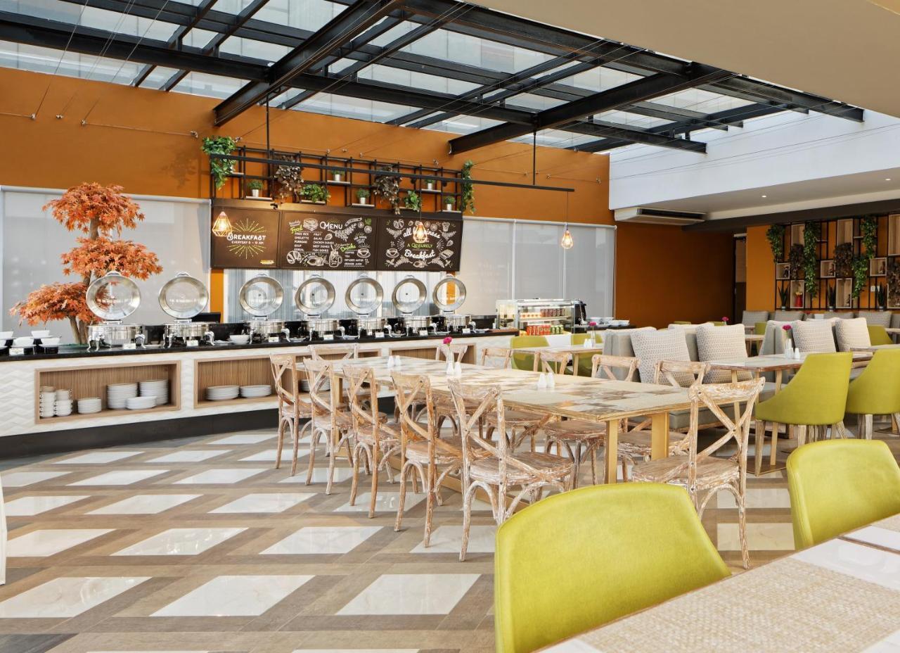 Hotel Maxone Platinum Hayam Wuruk à Jakarta Extérieur photo