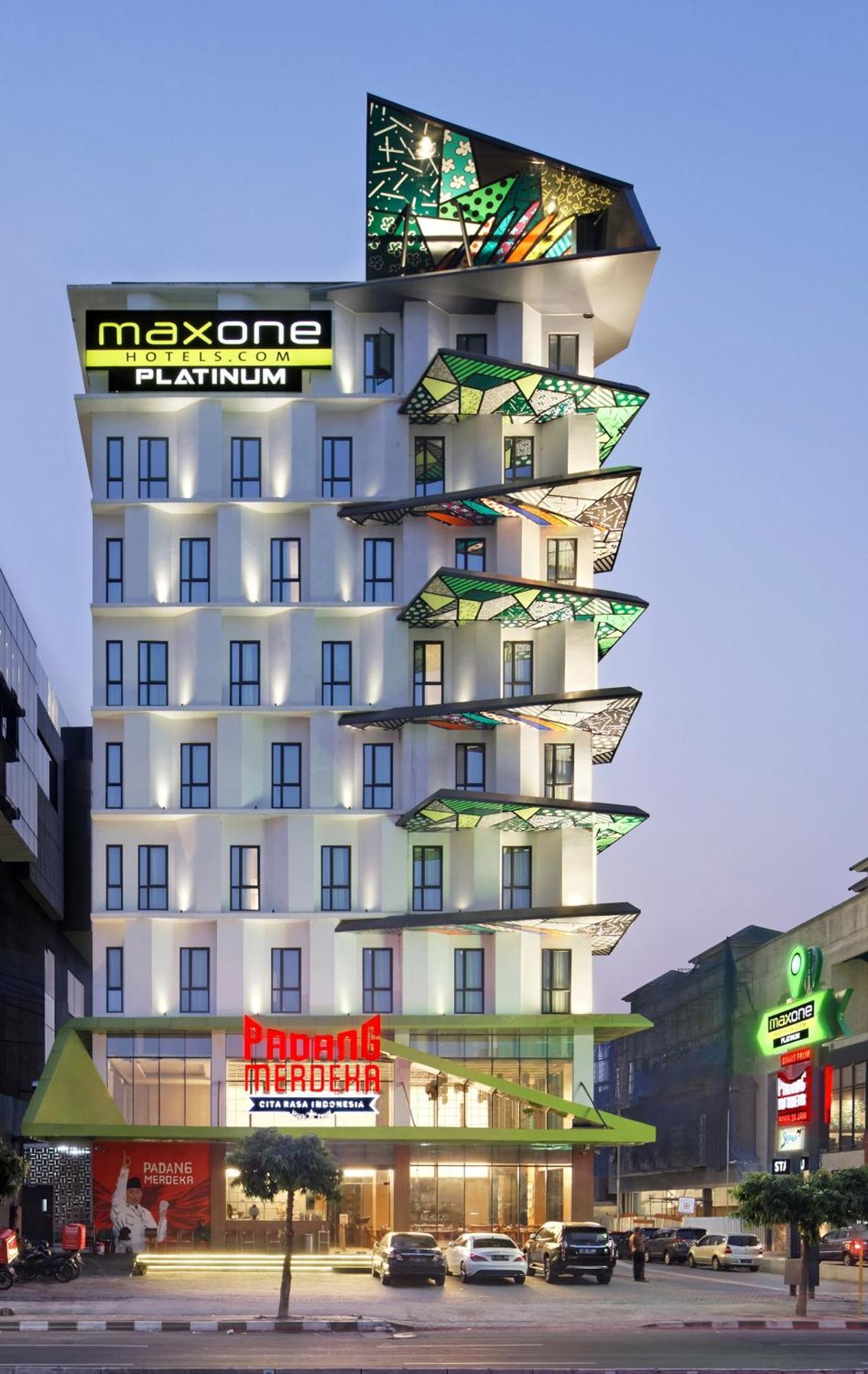 Hotel Maxone Platinum Hayam Wuruk à Jakarta Extérieur photo