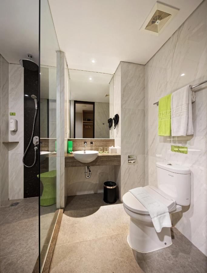 Hotel Maxone Platinum Hayam Wuruk à Jakarta Extérieur photo