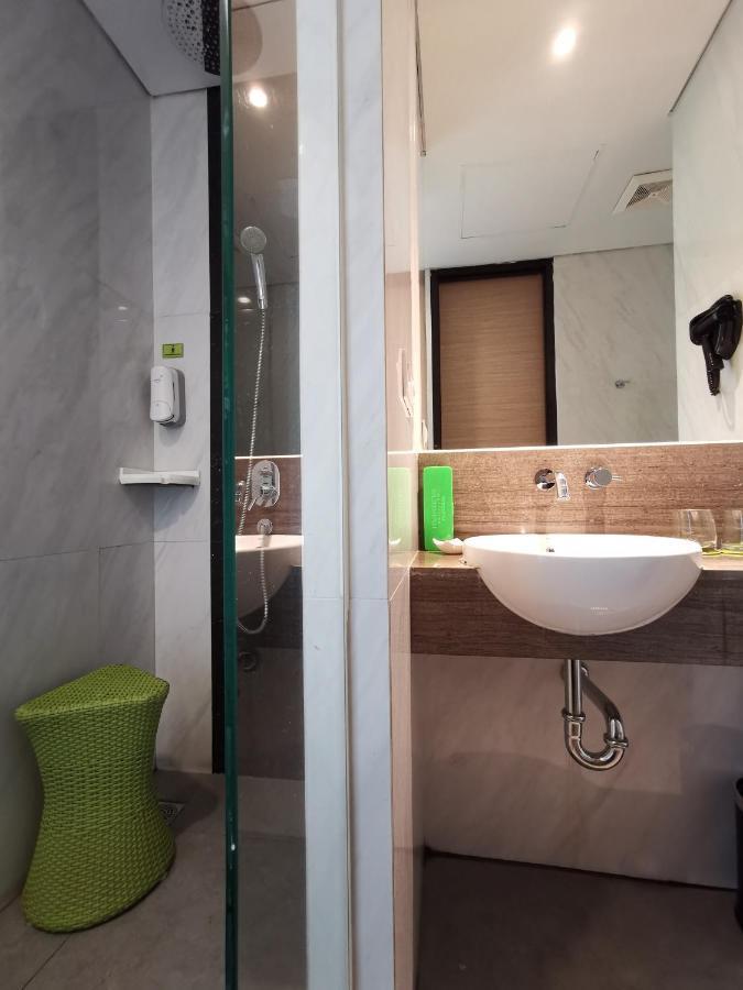 Hotel Maxone Platinum Hayam Wuruk à Jakarta Extérieur photo